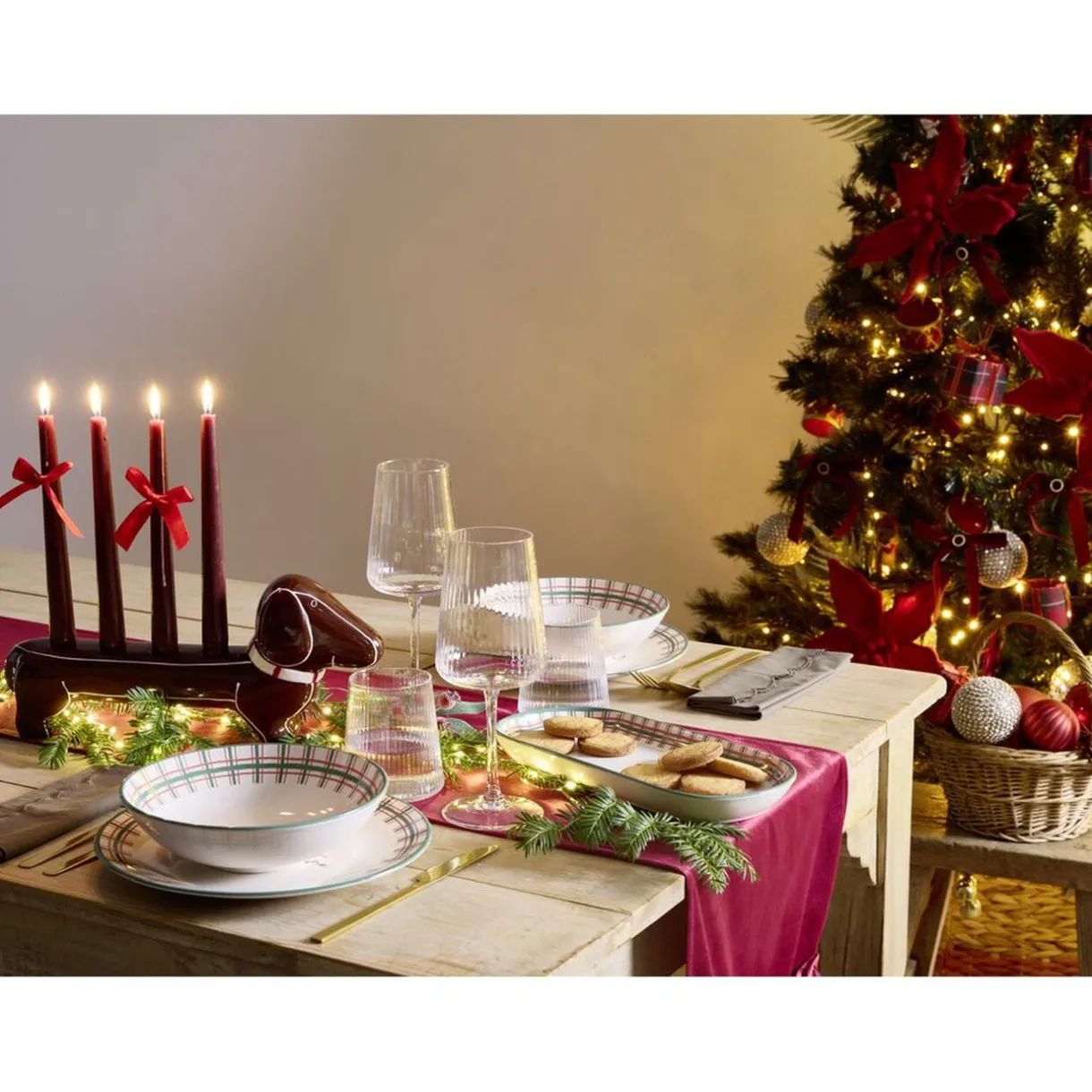 Assiete plate imprimé Noël contour motif jacquard faïence Ø20 cm < Gifi Best