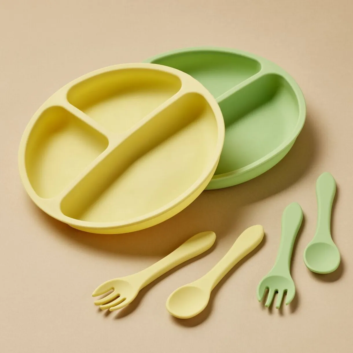 Assiette enfant compartimentée en silicone avec ventouse Ø20xH3,5cm (2 modèles) < Gifi Outlet