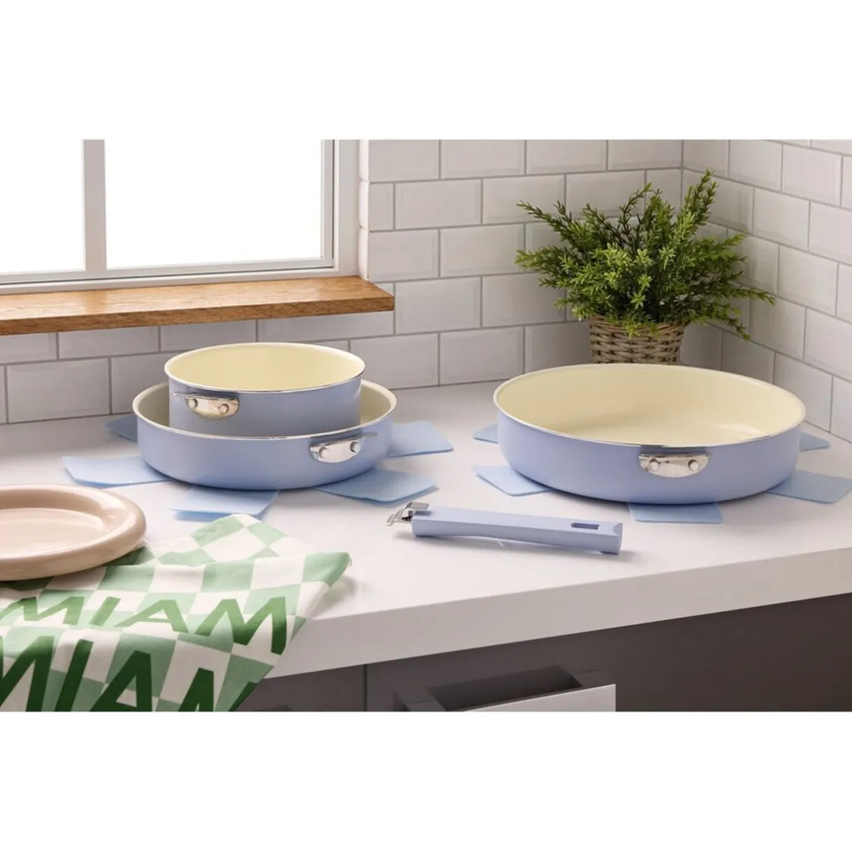Batterie de cuisine blanc tous feux et accessoires 6 pièces Ø18/24/28cm < Gifi Clearance