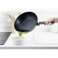 Bec verseur silicone pour poêle