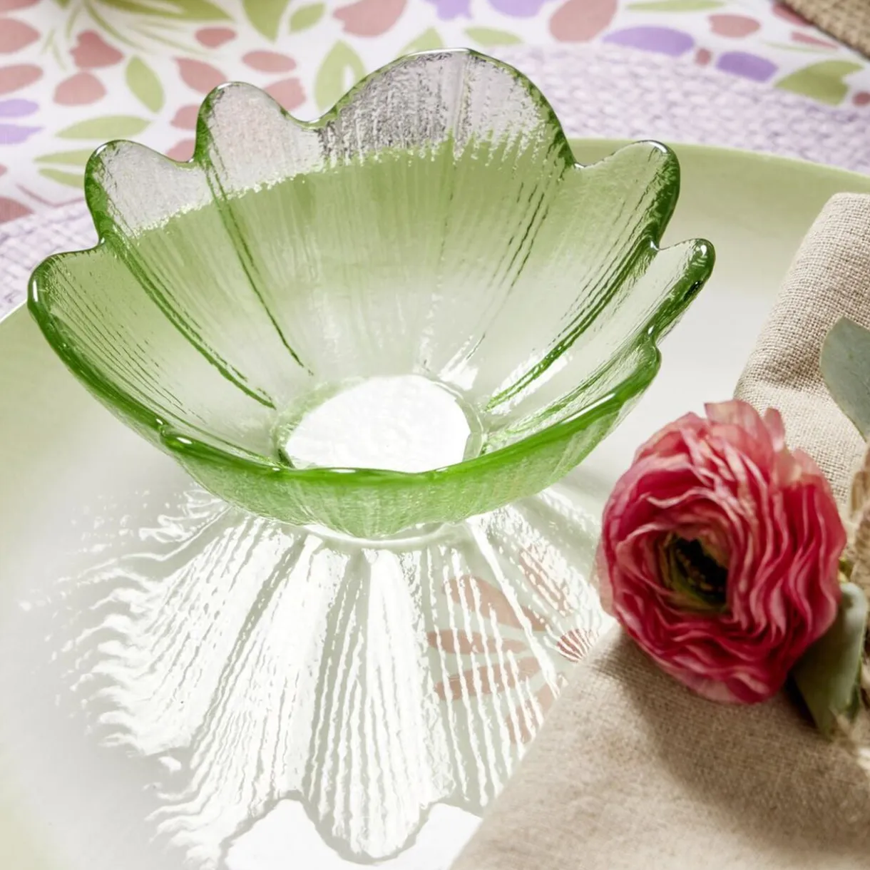 Bol en verre forme fleur Ø12xH5cm (2 modèles rose ou vert) < Gifi Best
