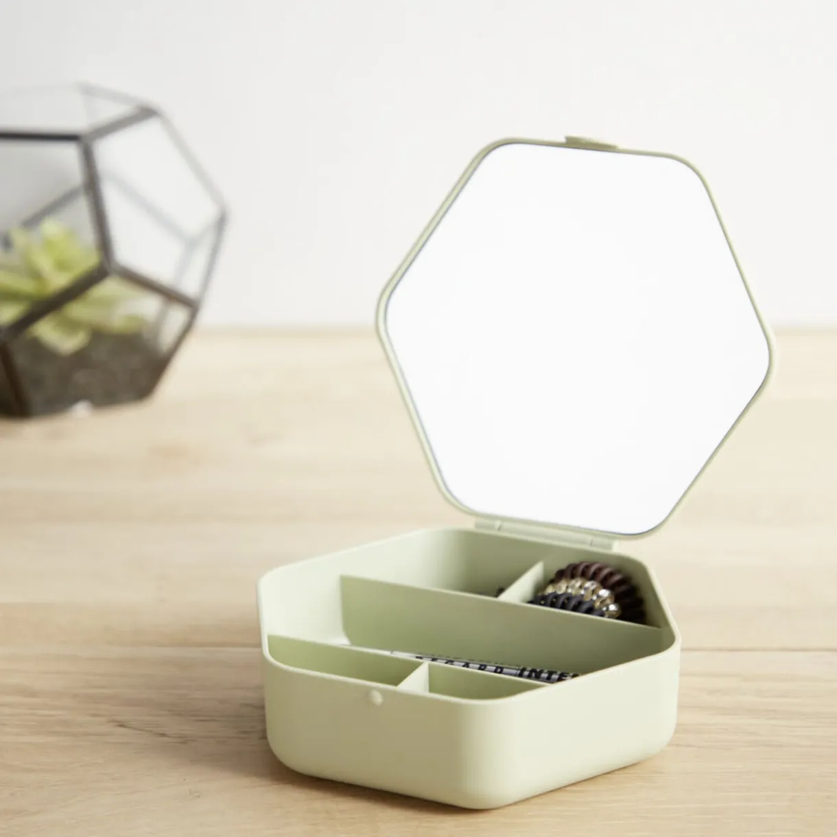 Boîte organisateur à cosmétique et bijoux avec miroir 15x14cm (2 modèles) < Gifi Hot