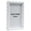 Cadre photo bord vague plastique coloré 14x19cm pour photo 10x15cm (3 modèles)