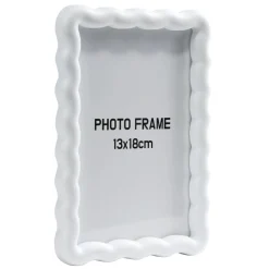Cadre photo bord vague plastique coloré 14x19cm pour photo 10x15cm (3 modèles)