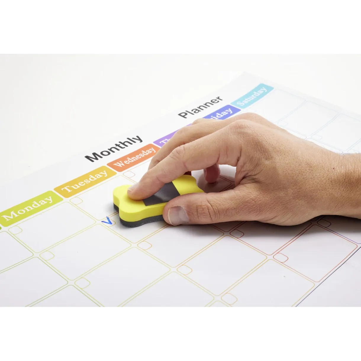 Calendrier mensuel magnétique et 7 accessoires 42x30cm < Gifi