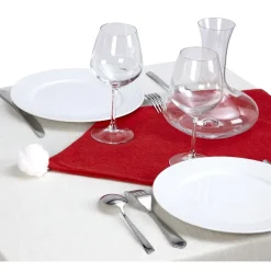 Chemin de table design bonnet de Noël rouge et pompon blanc
