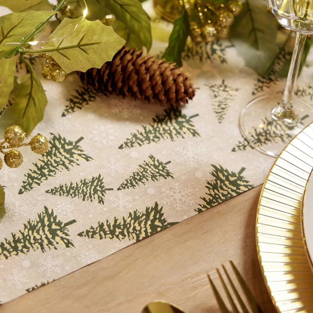 Chemin de table Noël blanc motifs sapins et flocons 3m < Gifi New