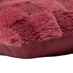 Coussin carré damier ton sur ton 45x45cm (2 modèles rouge ou vert) < Gifi Best