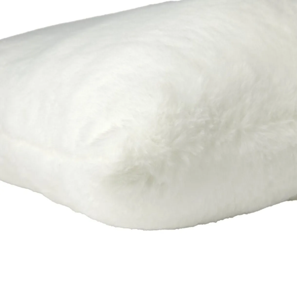 Coussin carré fausse fourrure 45x45cm (3 modèles) < Gifi Hot