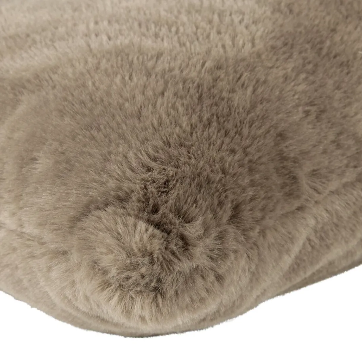 Coussin carré fausse fourrure 45x45cm (3 modèles) < Gifi Hot