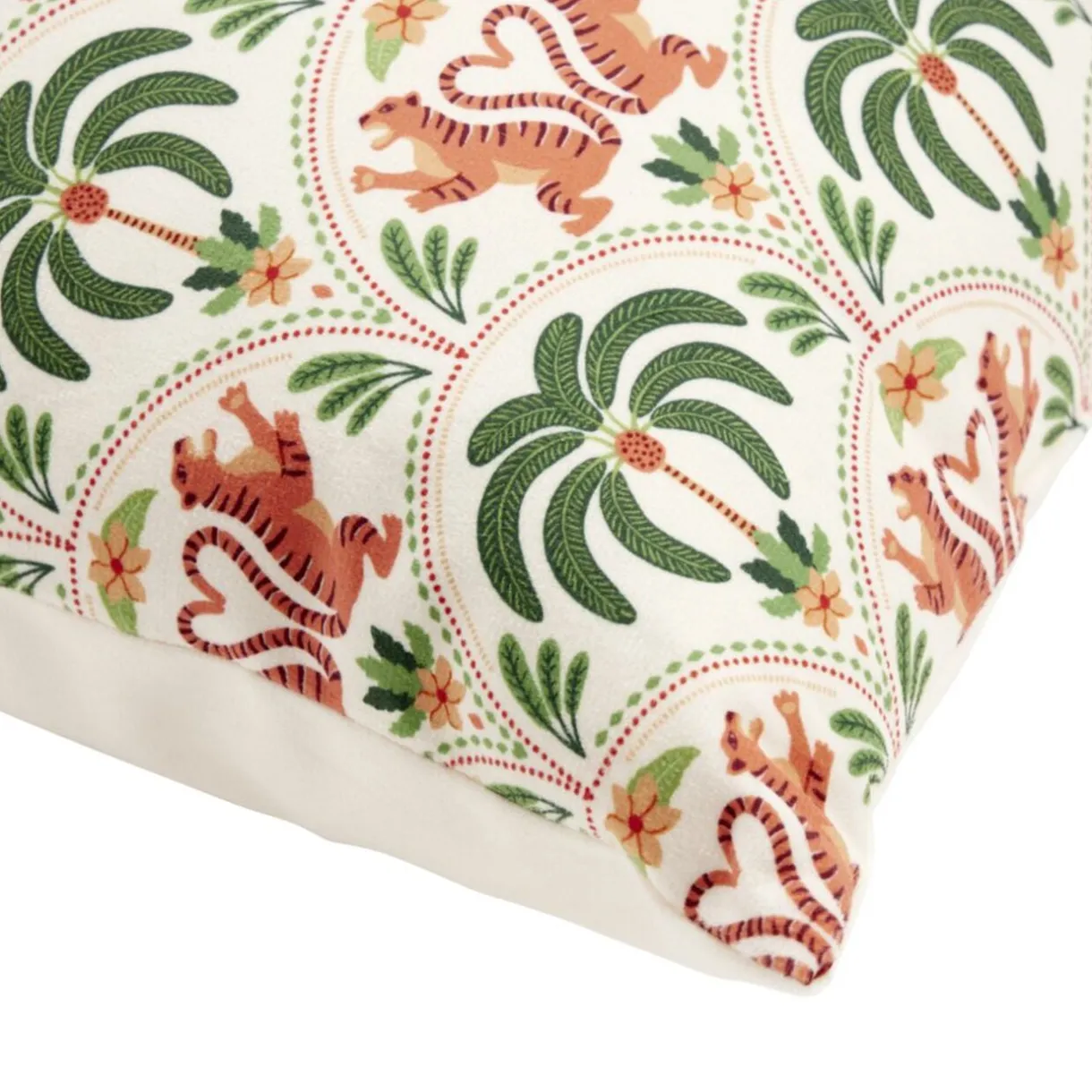 Coussin carré style ethnique motifs palmiers et tigres queues forme coeur 40x40cm < Gifi Best