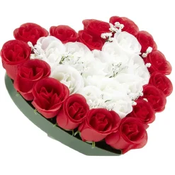 Coussin Oeillet artificiel forme coeur rouge et blanc 26 têtes < Gifi Online