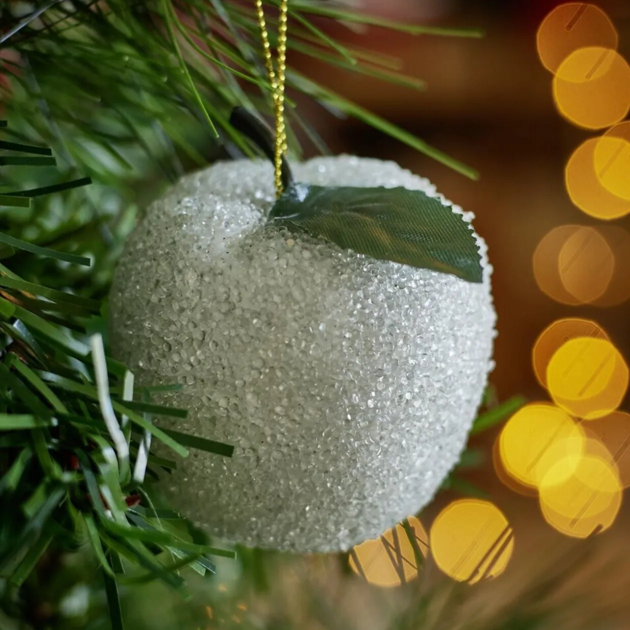 Décoration de Noël à suspendre pomme givrée Ø6cm (3 modèles)