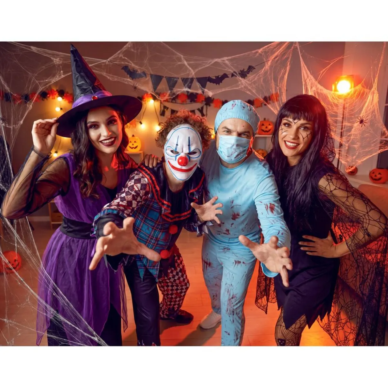 Déguisement Halloween femme robe sorcière avec chapeau noir et violet taille S
