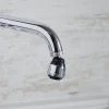 Embout de robinet brise-jet