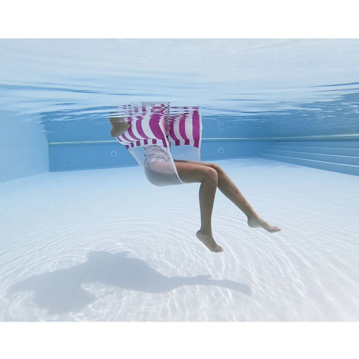 Fauteuil de piscine hamac gonflable rayé (2 modèles)