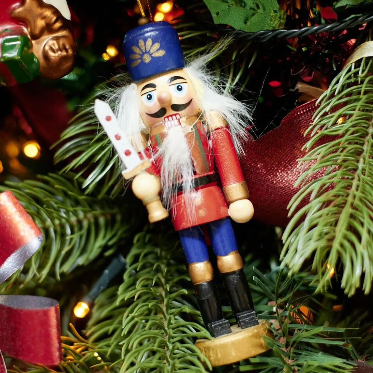 Figurine Casse-Noisette Noël en bois à poser 6x5xH18cm (3 modèles)