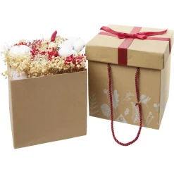 Fleur séchées dans boîte cadeau carrée