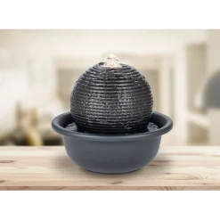 Fontaine à eau électrique forme boule noire plastique et métal 18,5xH18cm < Gifi
