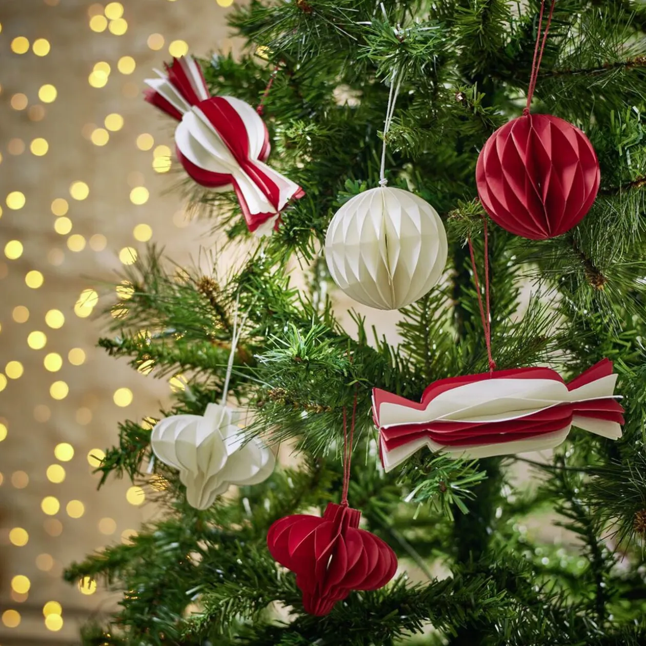 Kit décoration de Noël à suspendre en papier rouge et blanc 6 pièces