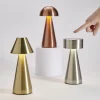 Lampe de table Squari USB tactile gris argenté Ø9,5xH22,5cm