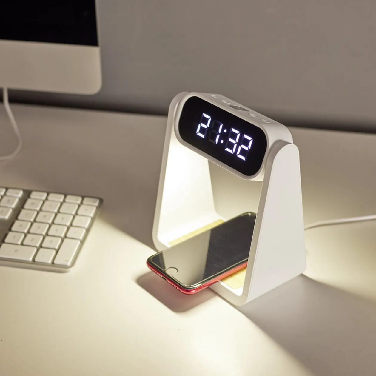 Lampe LED 3en1 horloge numérique et chargeur à induction