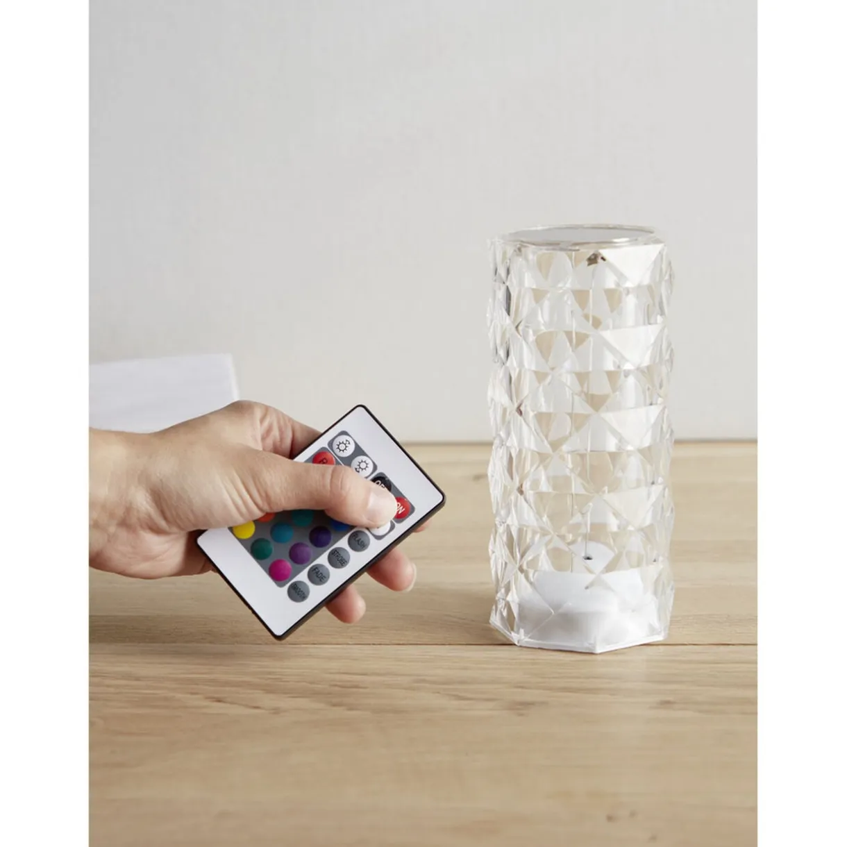 Lampe LED RGB tactile design cristal avec télécommande Ø7,5xH15,5cm < Gifi Sale