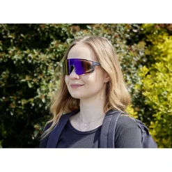 Lunettes de soleil UV400 plastique (4 modèles) < Gifi Online