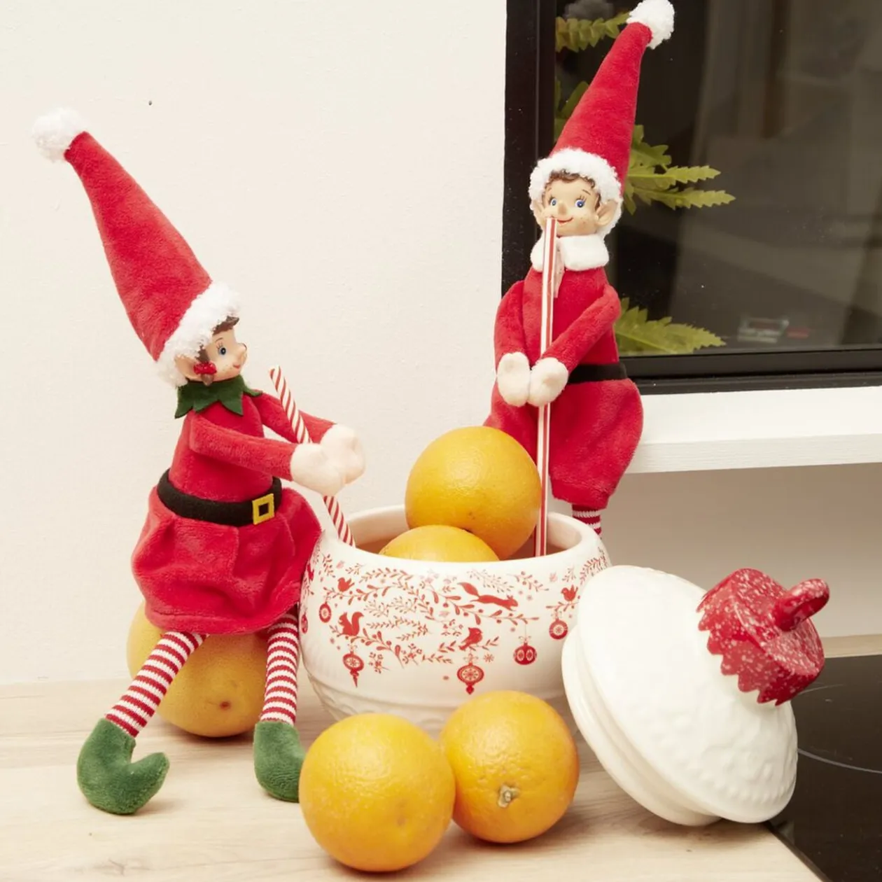 Lutin farceur fille H36 cm