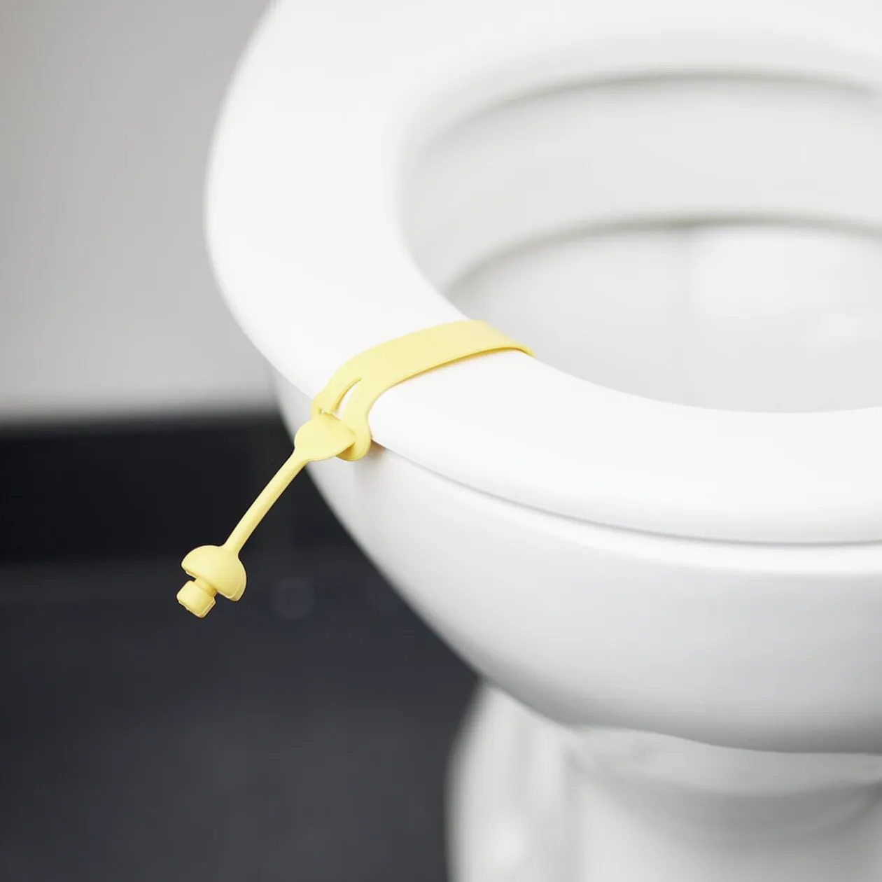 Lève couvercle de toilette en silicone L24cm (4 modèles)