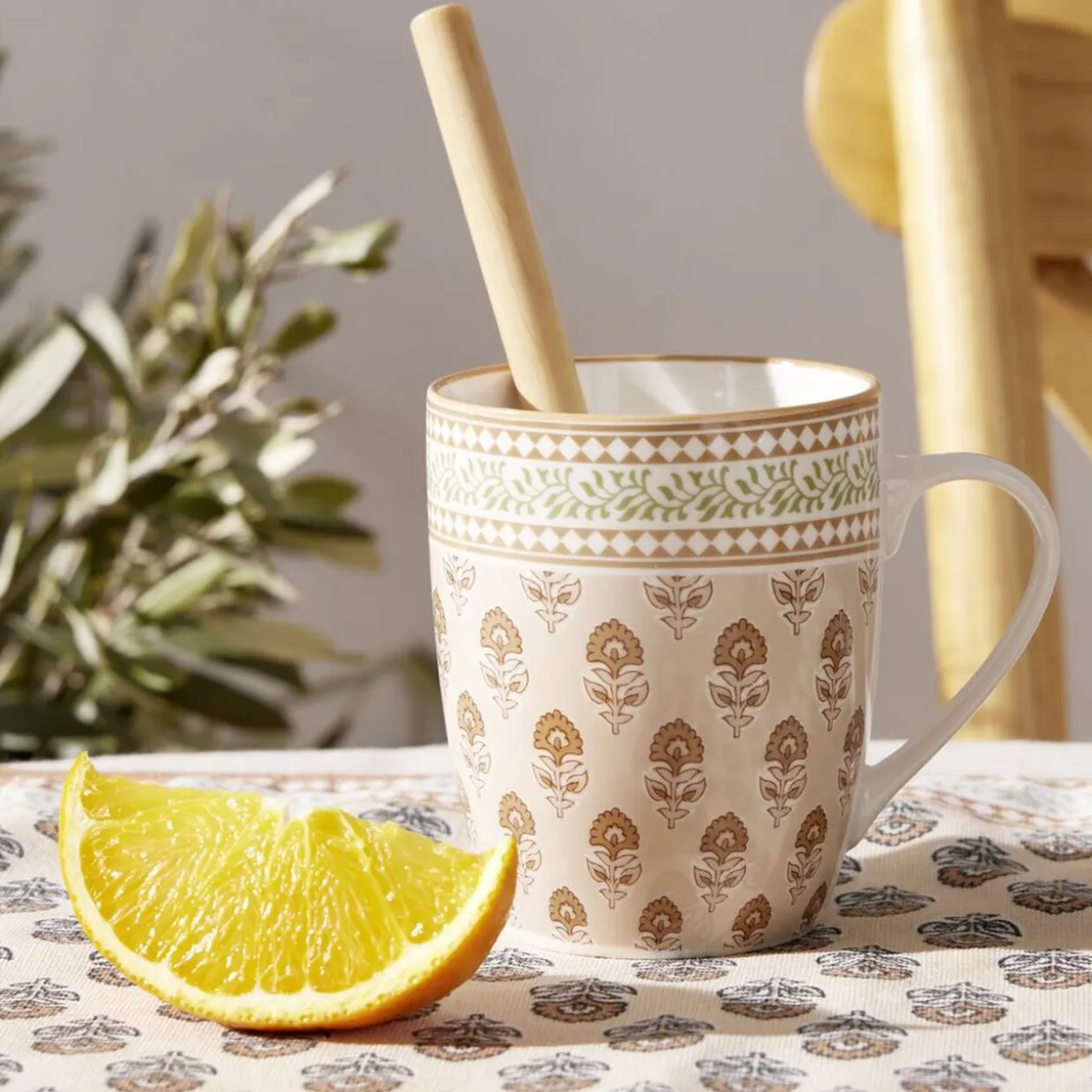 Mug céramique motif floral Indie Ø9,5xH8cm (2 modèles beige ou vert)