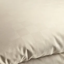 Parure de lit 2 personnes 240x260cm 2 taies 63x63cm polyester damier (2 modèle) < Gifi
