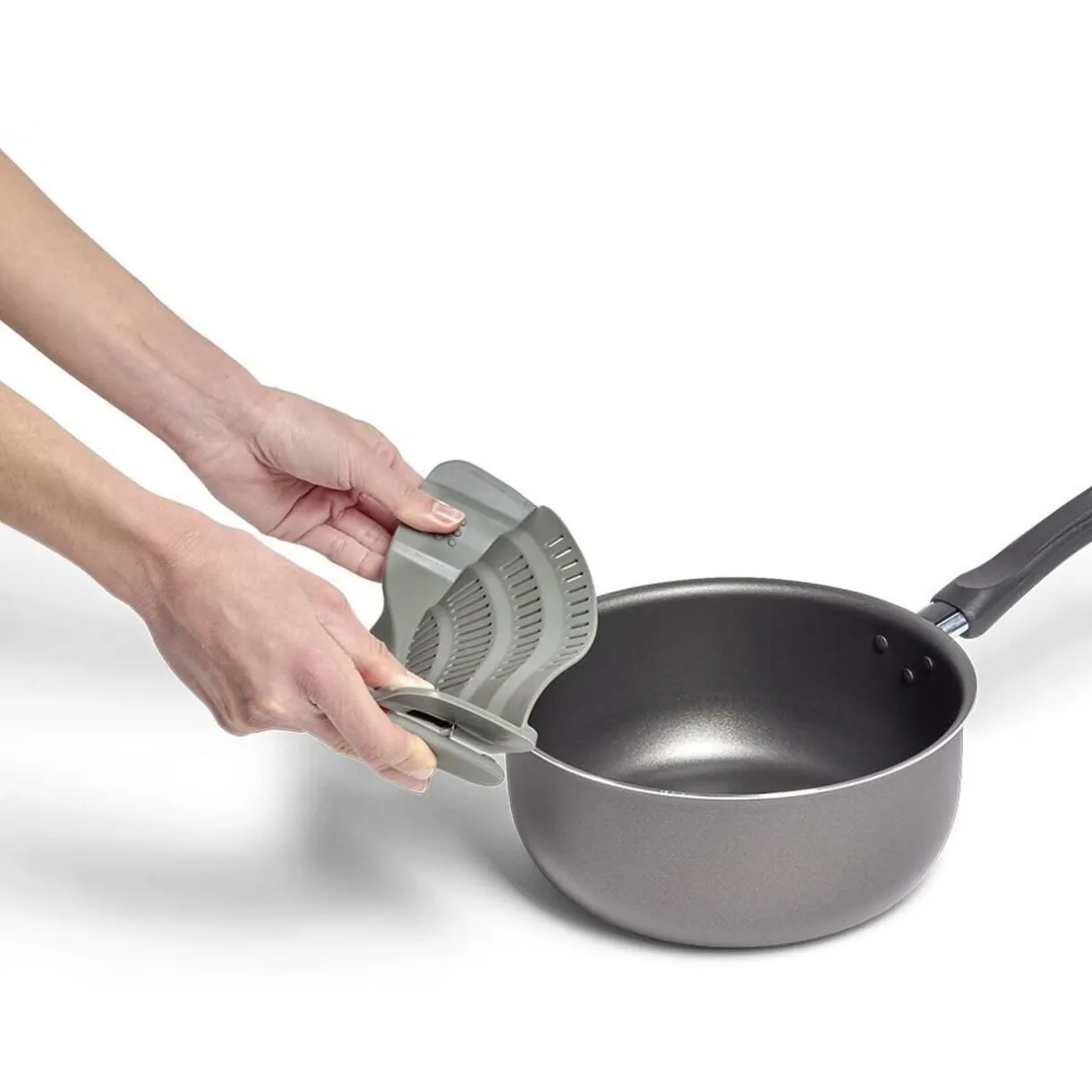 Passoire casserole à clips silicone gris < Gifi Hot