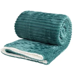 Plaid sherpa flanelle vert 130x160cm < Gifi Online