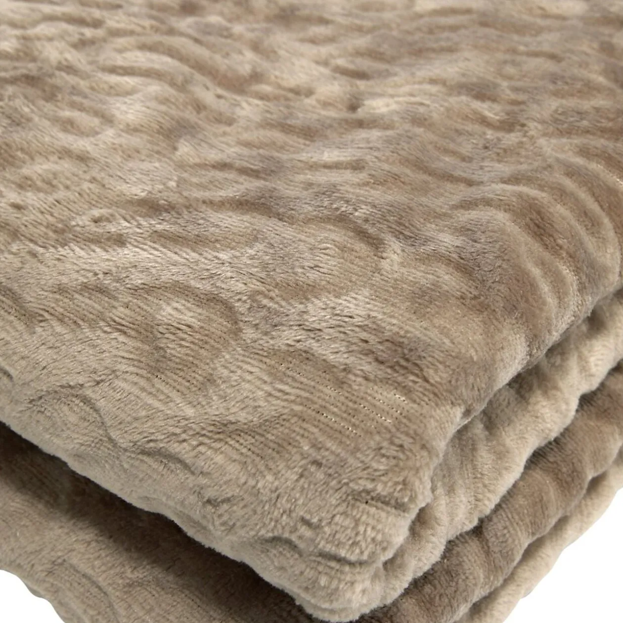 Plaid XL léopard embossé ton sur ton taupe ou beige 180x200cm (2 modèles)