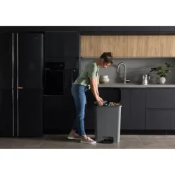 Poubelle de tri 2 compartiments 2x23L à pédale et rabat 48x29xH63cm grise et noire < Gifi Discount