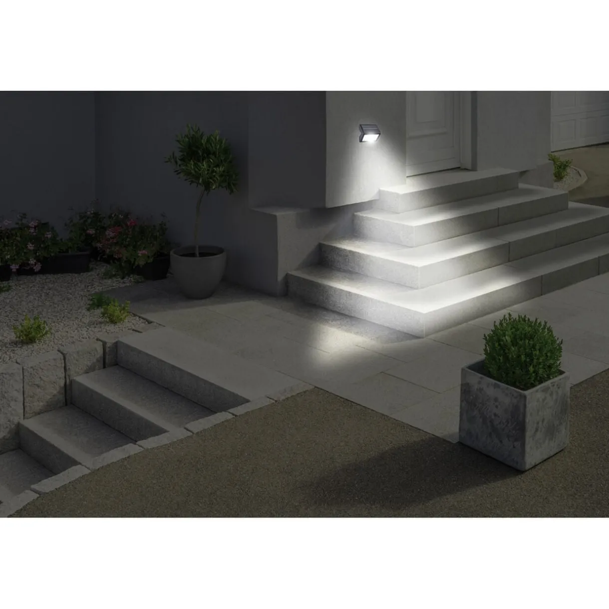 Projecteur mural détecteur mouvement solaire 24LED 120lm 11x11xH6cm < Gifi Outlet