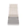 Range couteau gris et blanc