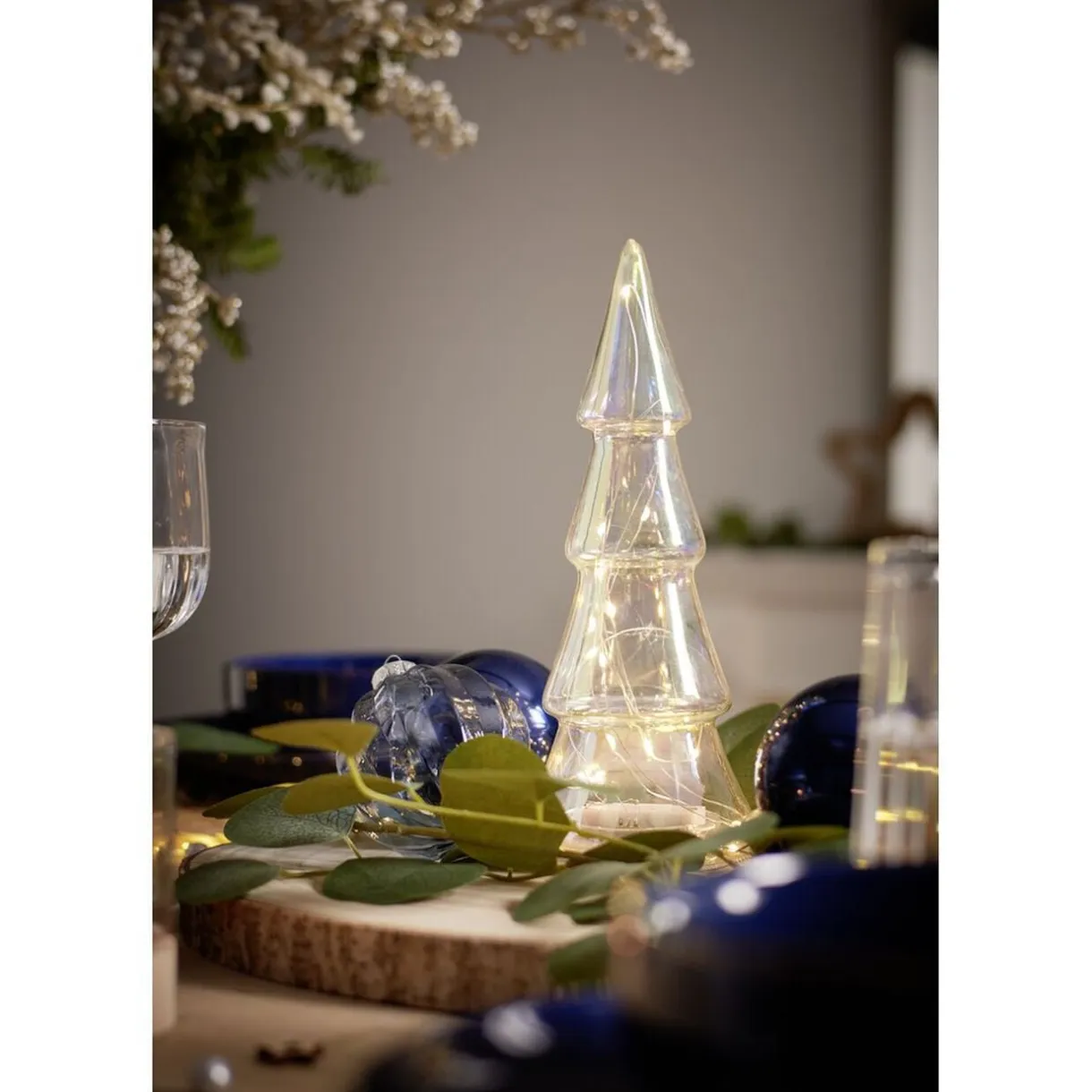 Sapin miniature holographique en verre 15LED Ø9,5XH26cm < Gifi Hot
