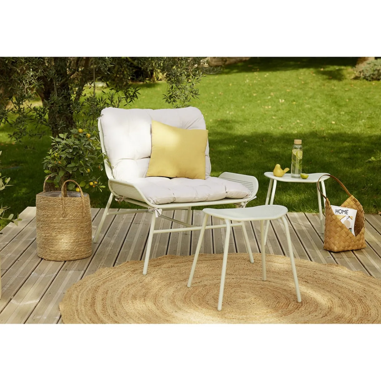 Tabouret acier perforé Faro vert sauge 45x28xH45cm < Gifi