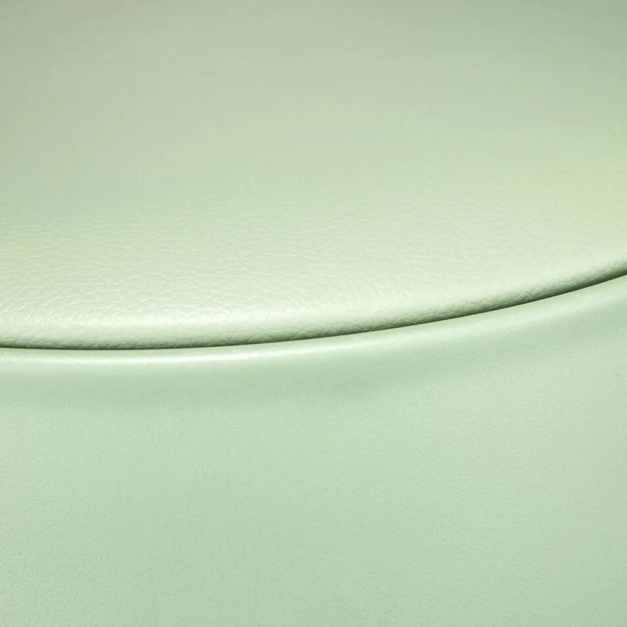 Tabouret rond Spiro pieds fins plastique vert Ø33xH46cm