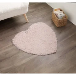 Tapis coeur effet fourrure rose ou beige 60x60cm