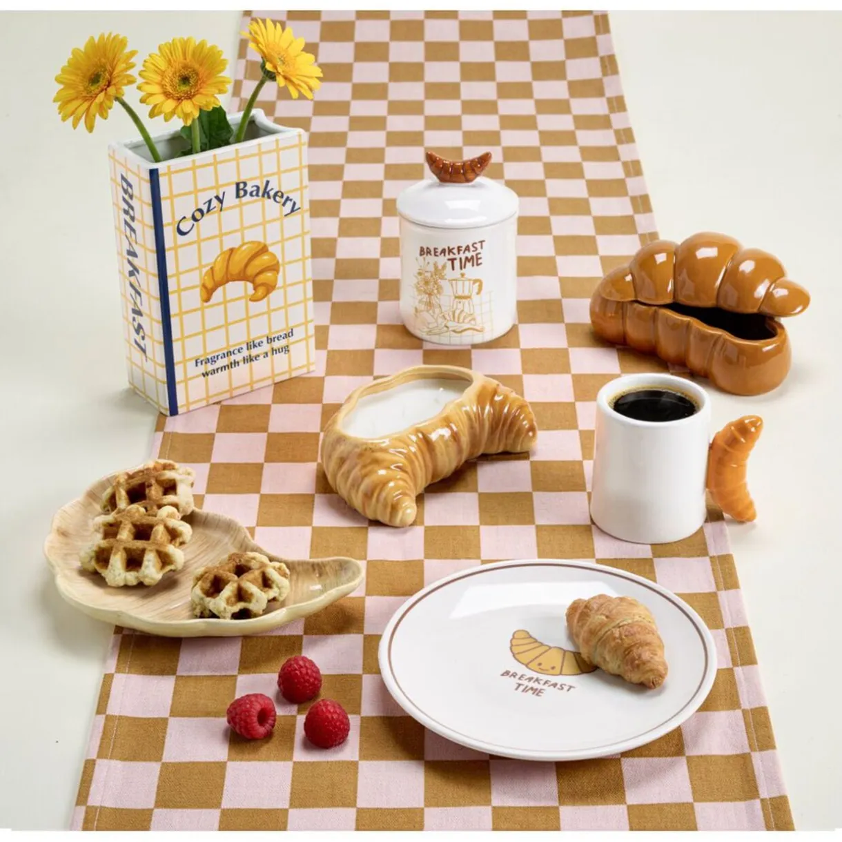 Vase céramique forme livre breakfast 13,5x6,5xH20cm (2 modèles croissant ou bretzel) < Gifi Discount
